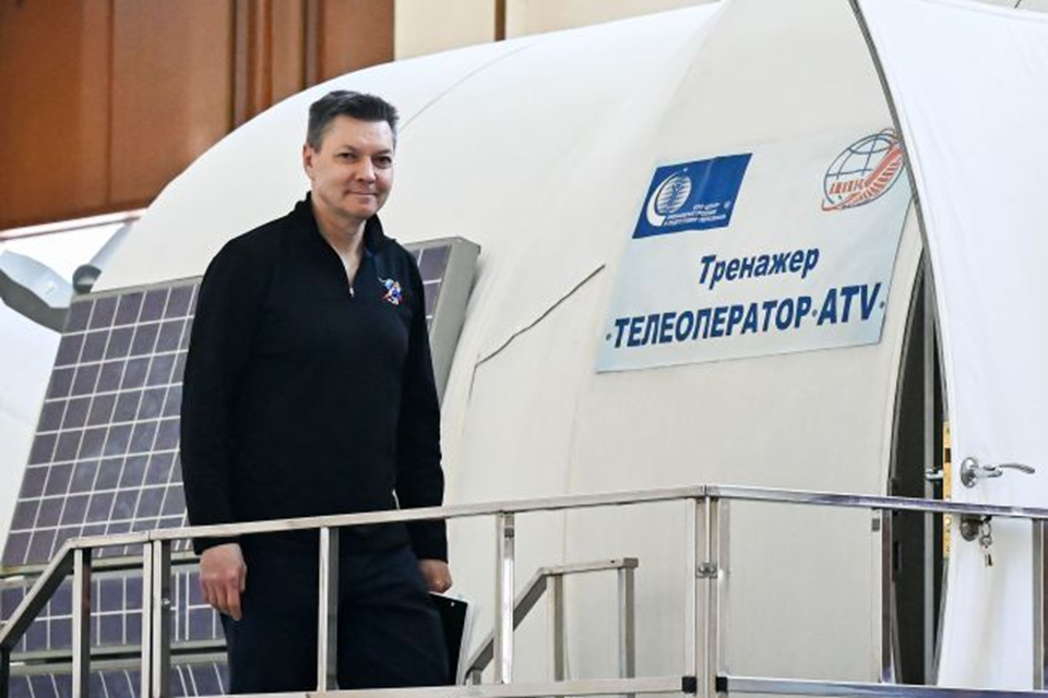 Олег Кононенко перед занятиями. Фото: ЦПК