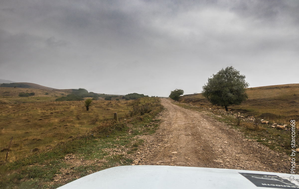 Второй кадр, который я успел сделать, характеризует дорогу по которой я следовал в гордом одиночестве