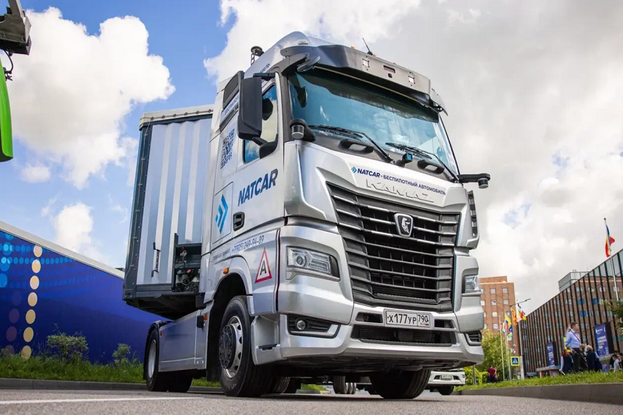 Так выглядит беспилотный тягач Камаз.