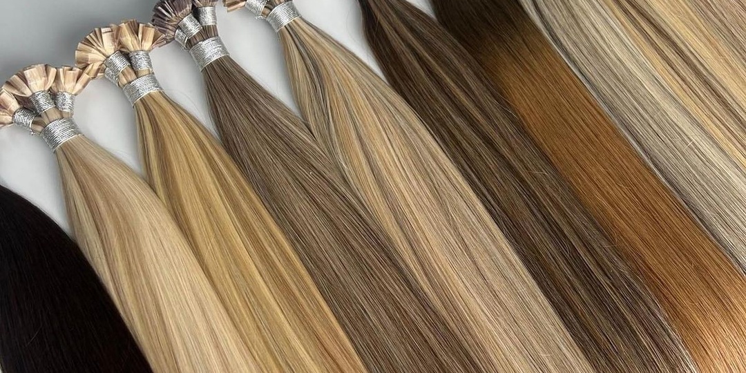 Наращивание волос: ленточное vs. капсульное — что выбрать?