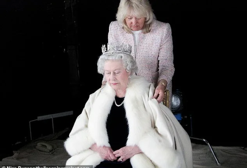 Королева и я: личная помощница Елизаветы II - Анжела Келли - дала большое интервью к ее 100-летию