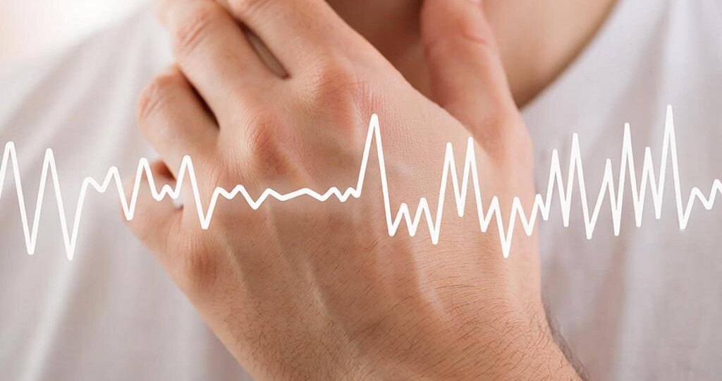 Сердце колотится как бешеное: как понять, стресс это или опасный сбой?