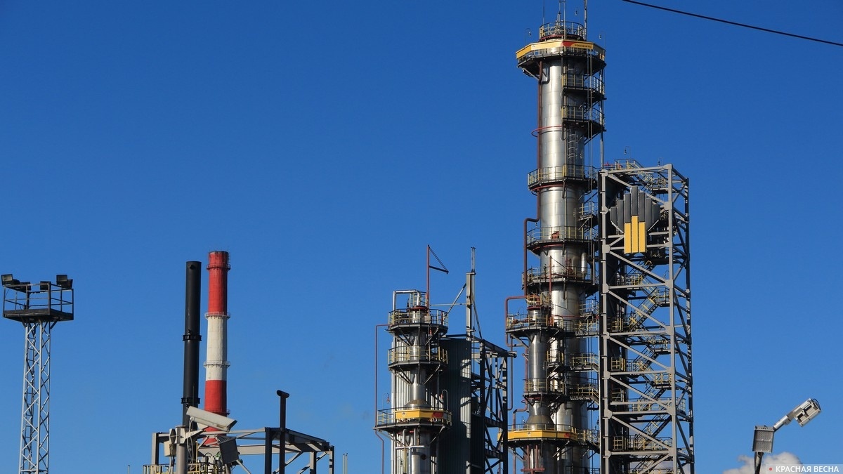     Нефтепереработка   
Павел Редин © ИА Красная Весна