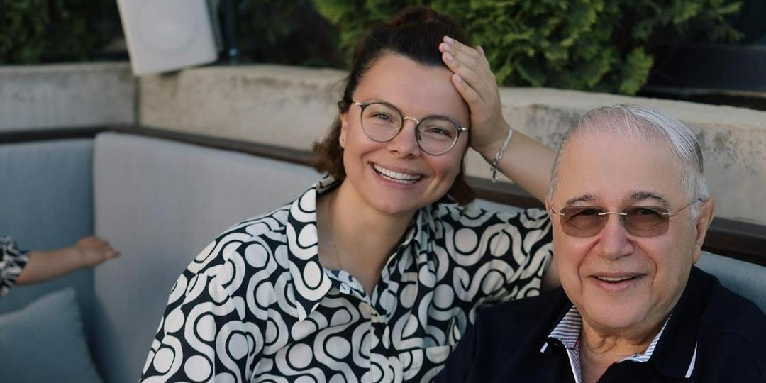 БРУХУНОВА ПРОГОВОРИЛАСЬ, зачем на самом деле решилась на третьего ребенка от стареющего Петросяна.