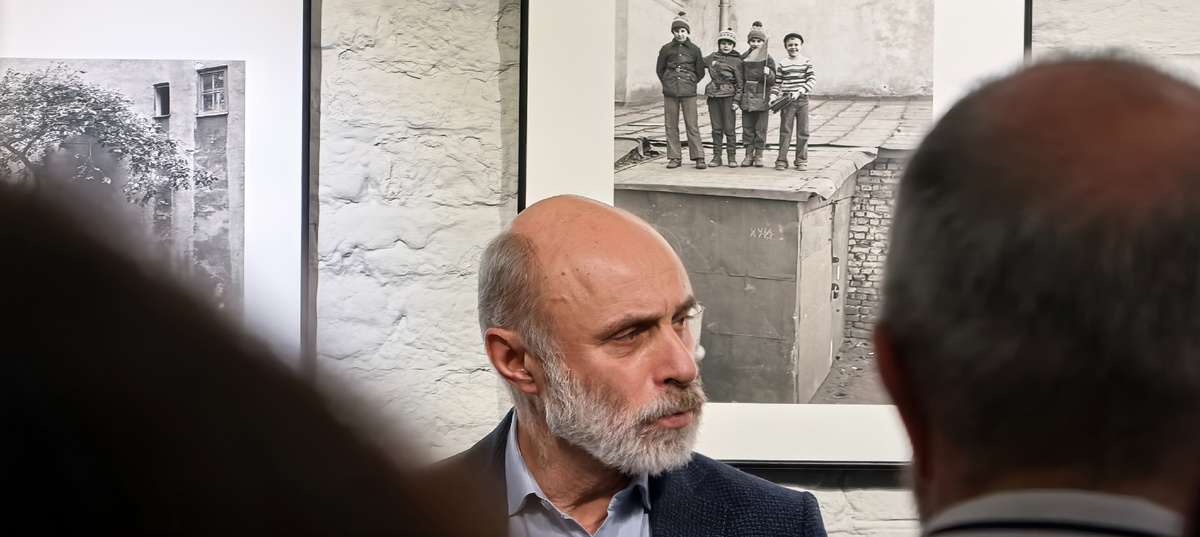 Александр ДЫМНИКОВ на открытии выставки С. ПОДГОРКОВА/фото - авторское право #di_vito