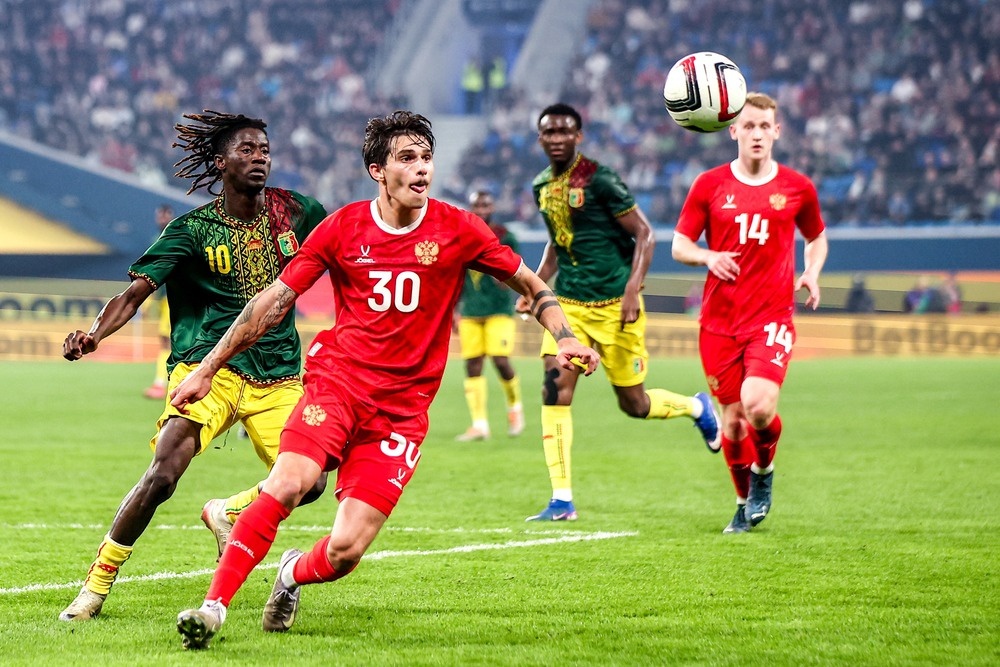    Сборная Мали даже не в основном составе оказала серьезное сопротивление нашей команде. / Петр Ковалев / ТАСС