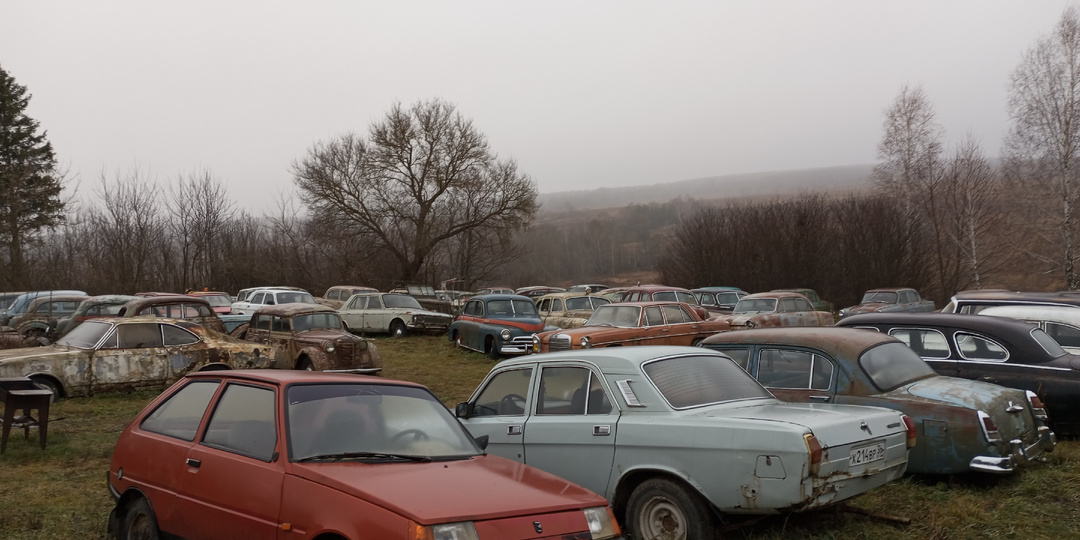 Огромное кладбище уникальных автомобилей, бывшее когда-то музеем