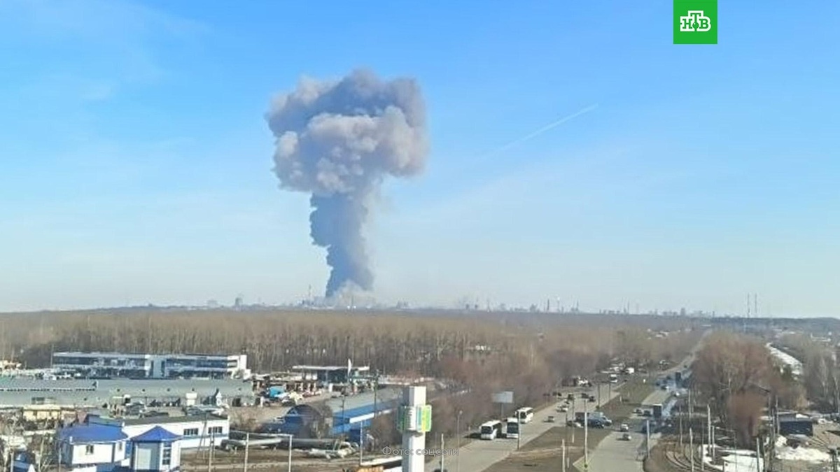    Пожар возник на территории завода «Нижнекамскнефтехим»