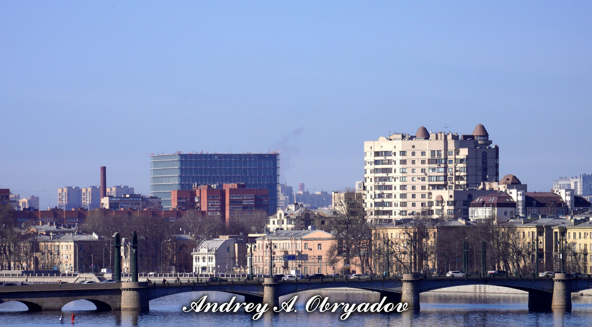 Вид на Ушаковский мост с Кантемировского моста