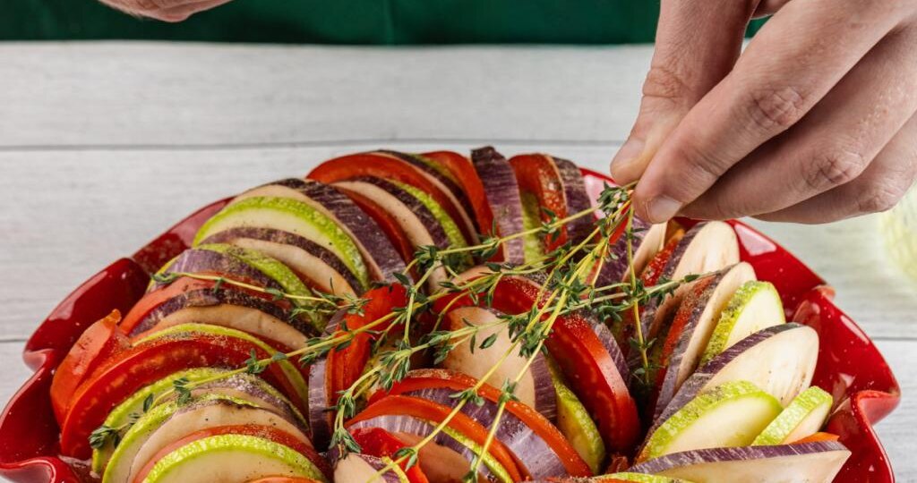 Карбонад для запекания с классическим рататуем