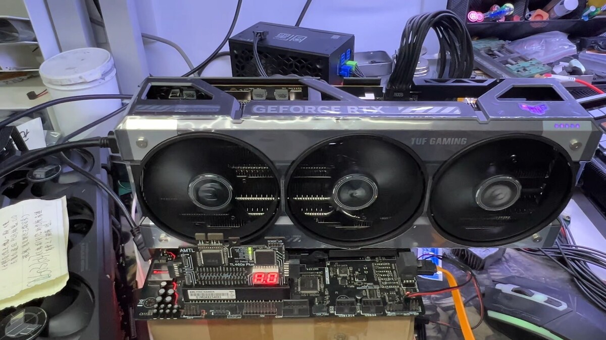 Скриншот видео  Brother Zhang  📷
