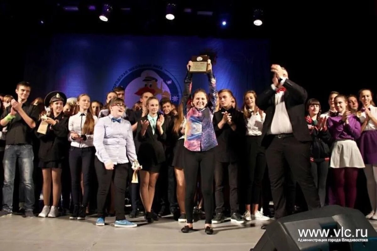    КВН всё ещё пользуется популярностью, но ему на смену уже приходят другие жанры.