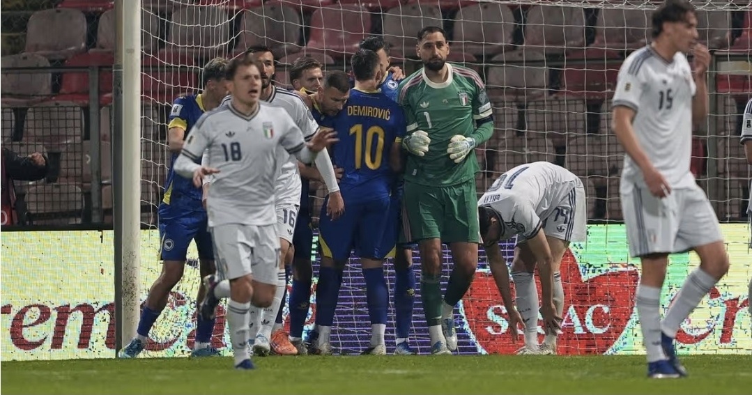 Сборная Италии снова без чемпионата мира. Фото dailystar.co.uk