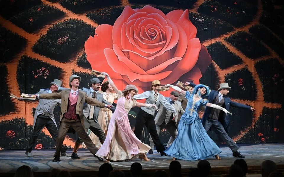    Культурная жизнь радует своим разнообразием. Фото: Донецкая муздрама