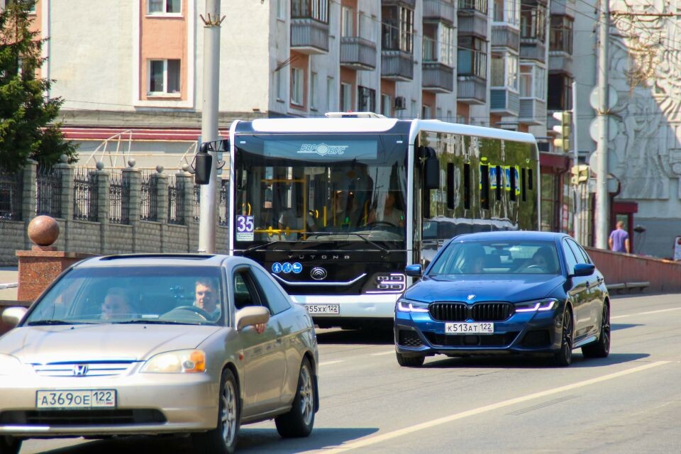    Первый рейс новых автобусов №35 в Барнауле. Источник: Виталий Барабаш