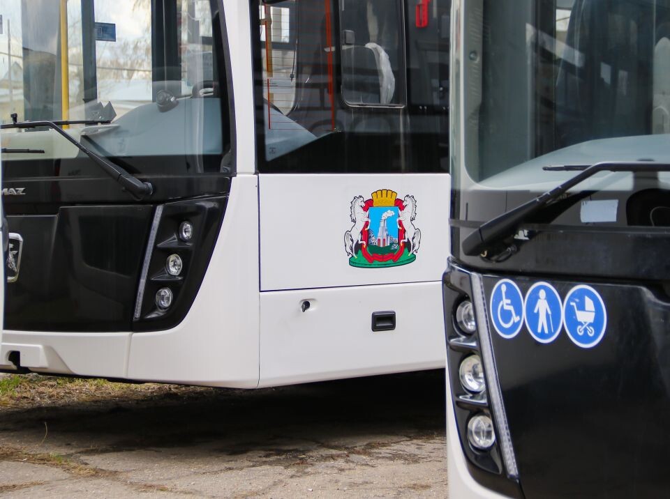    Новые автобусы марки НЕФАЗ, закупленные для Барнаула. Источник: Виталий Барабаш