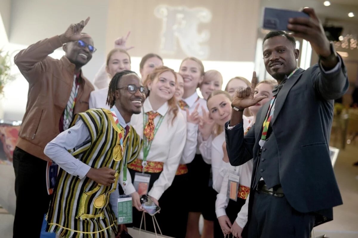    В 2023 году на саммит в Россию прибыли делегации из 48 африканских стран.