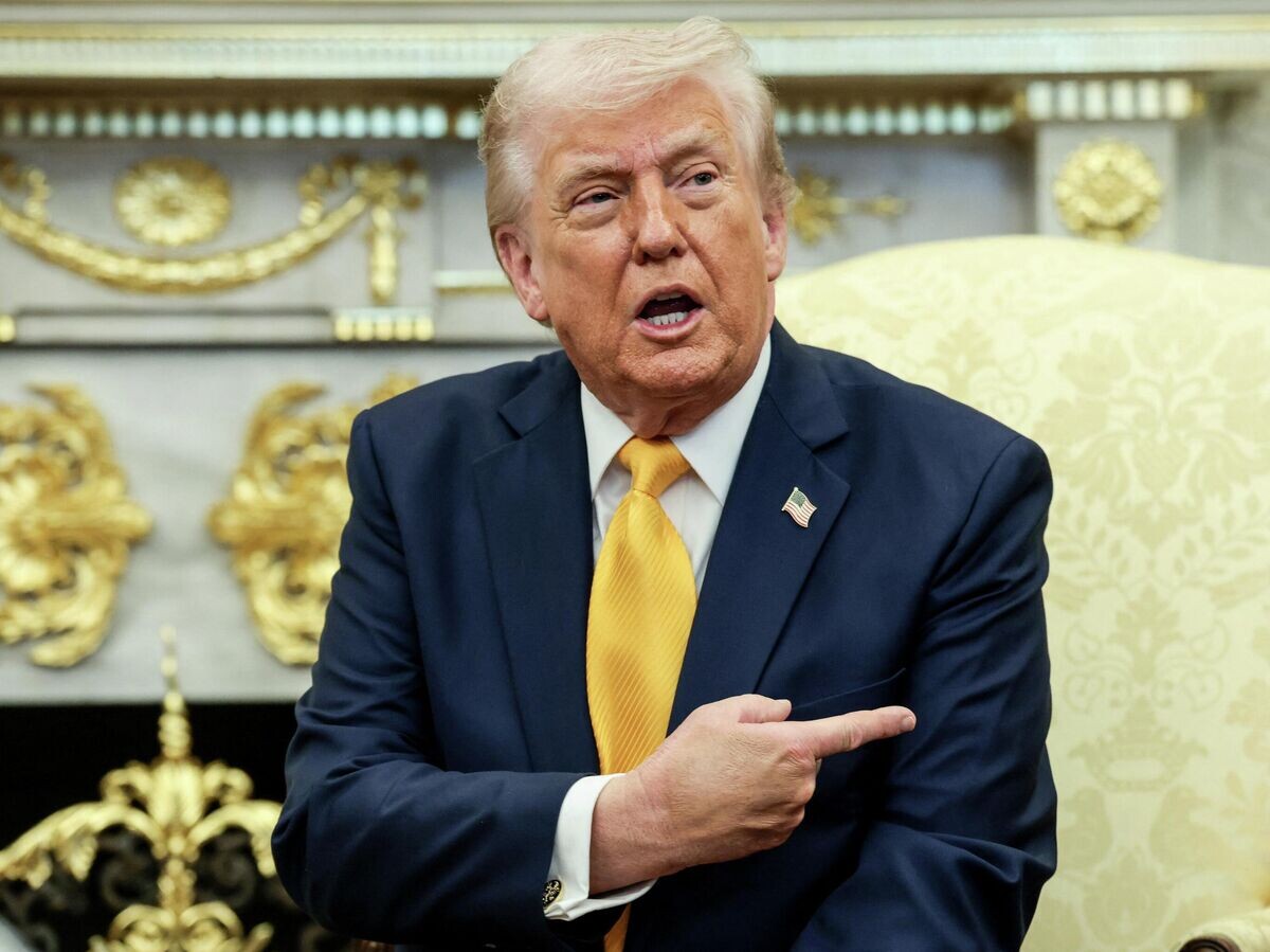    Президент США Дональд Трамп в ходе встречи с премьером Японии Санаэ Такаити | © REUTERS / Evelyn Hockstein