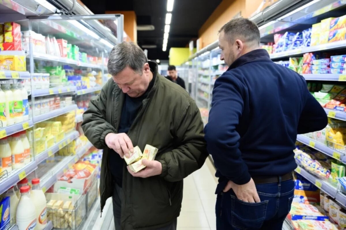    Двое хабаровчан напились и украли из супермаркета 30 пачек сливочного масла