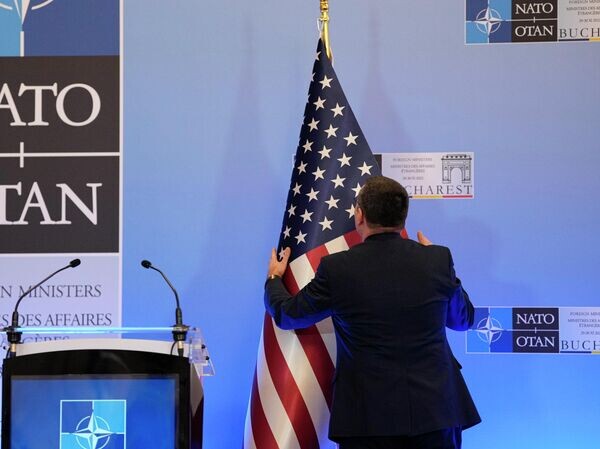 Госсекретарь США обвинил НАТО в односторонних действиях в адрес Штатов