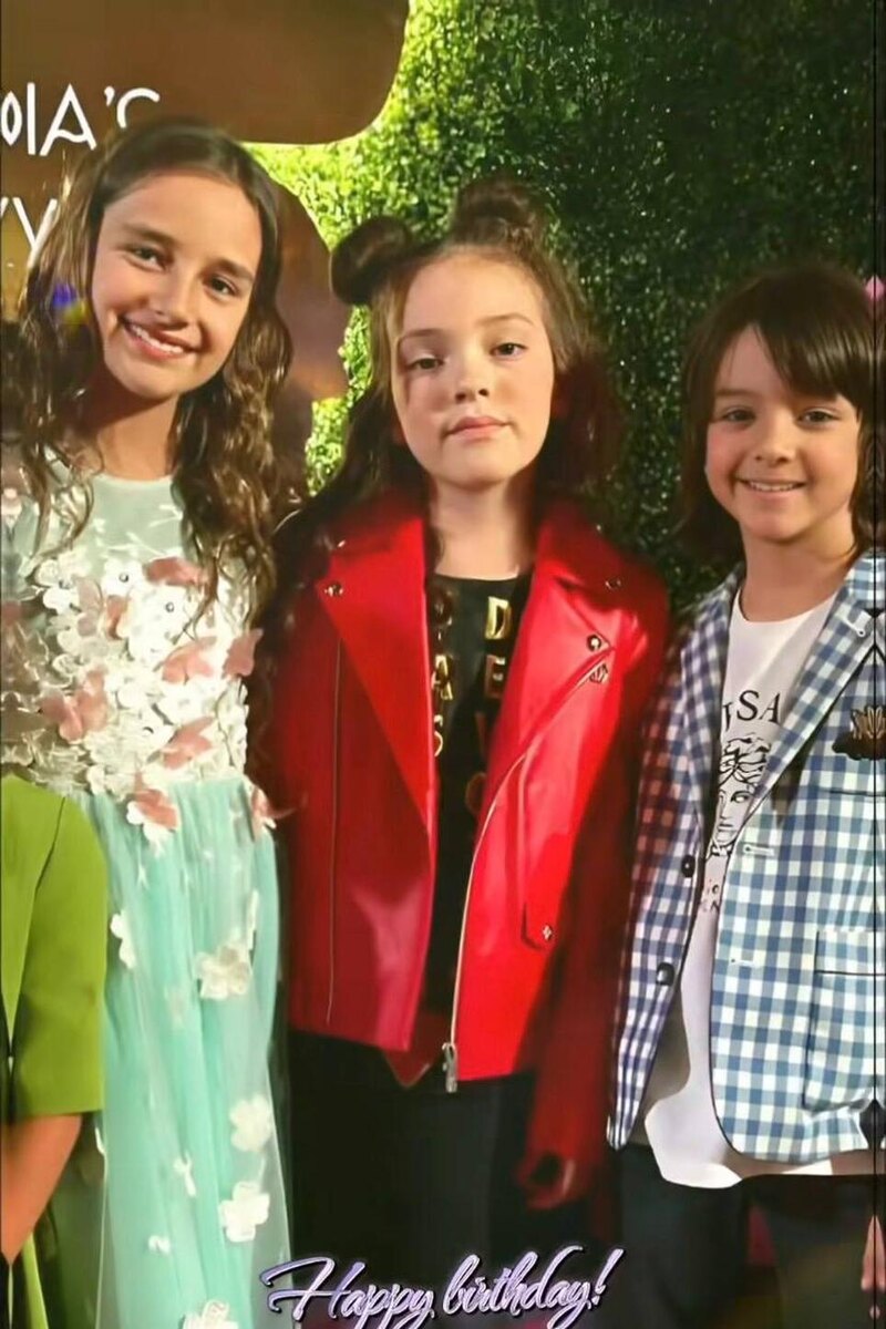    Клавдия Земцова, Алла-Виктория и Мартин Киркоровы Соцсети