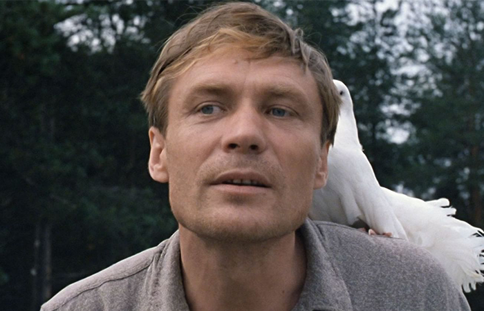 «Ушёл от жены к вдове лучшего друга, сменил фамилию, а дочери стали актрисами»: непростая судьба Александра Михайлова