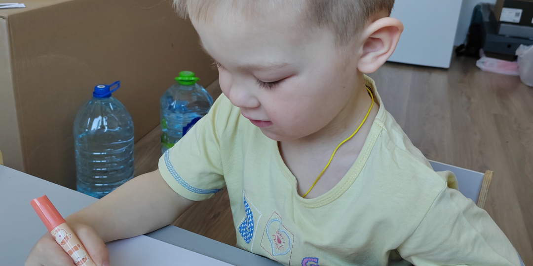 "Мама, у них всё одинаковое, даже носки..."