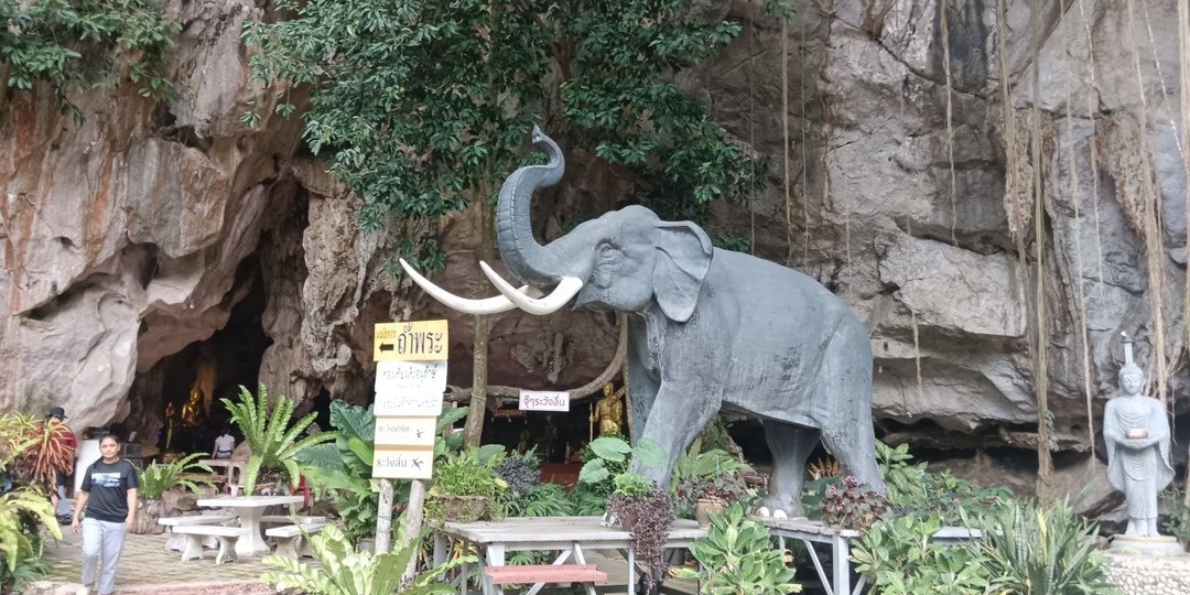 Пещеры Тайланда: Wat Tham Khao Praty.