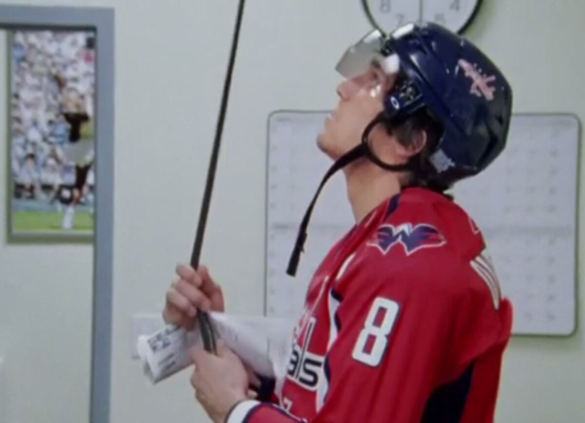     В Северной Америке ностальгируют по ролику с Овечкиным в роли шпиона: в 2026-м такое бы не вышло