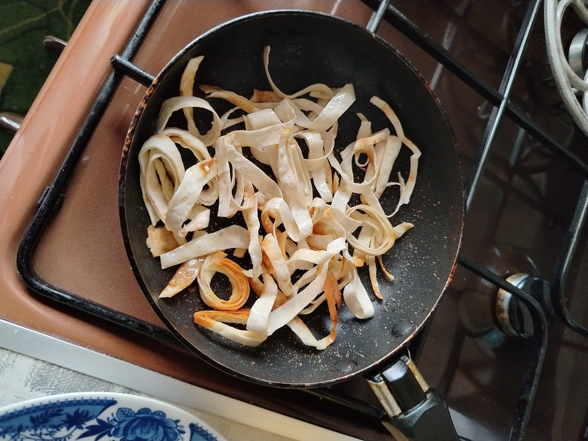 И обжариваю до золотистого цвета. 