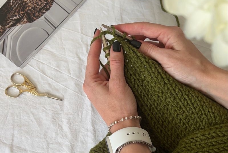 Первые петли: большое руководство для тех, кто только взял в руки спицы или крючок