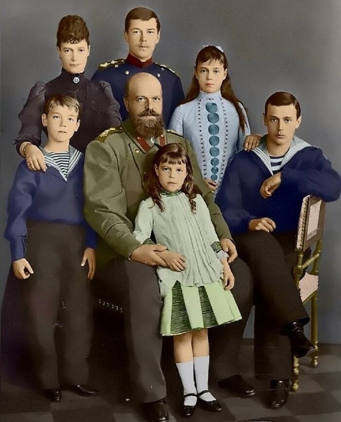 Александр III c семьей
