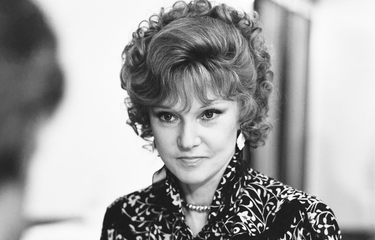 Людмила Гурченко в фильме "Вокзал для двоих". 1982 г.