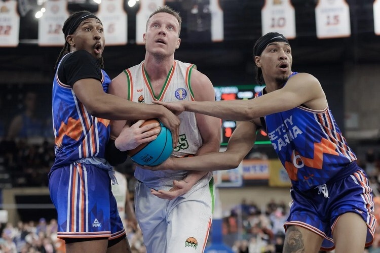    Брэндан Адамс, Дмитрий Кулагин и Виктор Сэндерс (слева направо) / фото: unics.ru