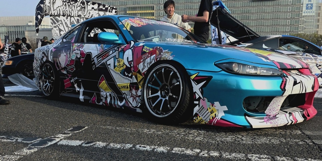 Иташа Хевен 2026 в Токио: что за аниме-наклейки на авто? (Itasha Heaven)