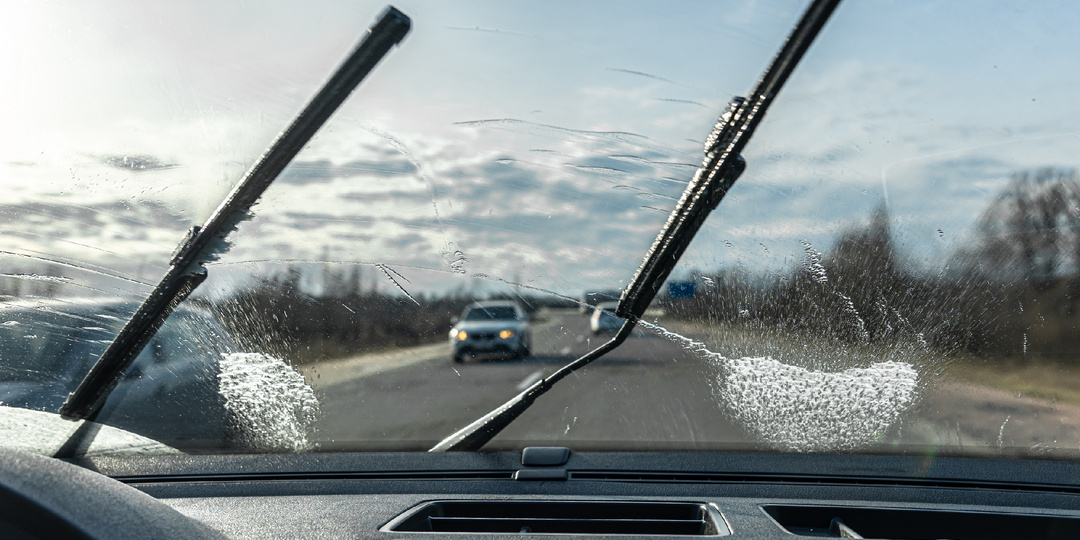 Как часто менять щетки стеклоочистителя и какие лучше выбрать