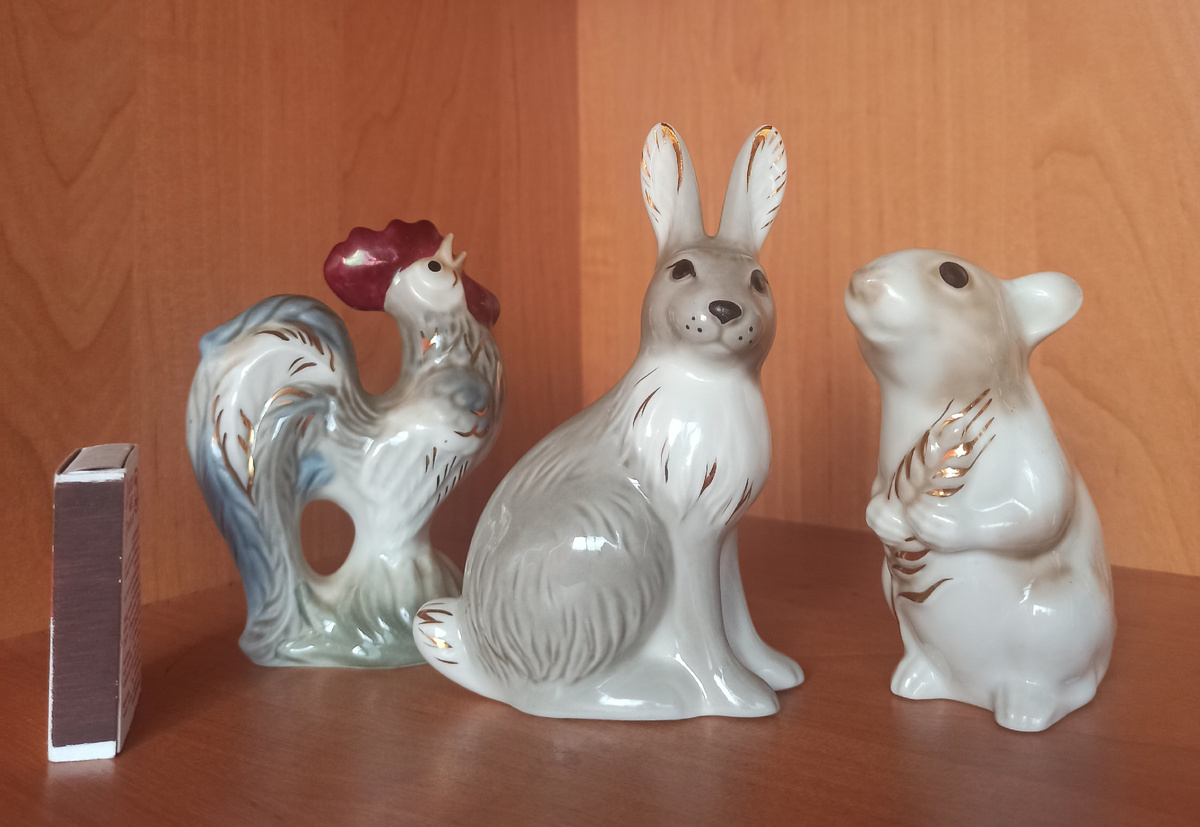 Спичечный коробок для понимания размера. 