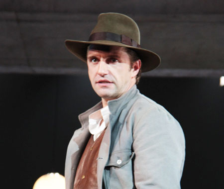 "Миром правят любовь и сострадание",- народный артист России Владимир Вдовиченков