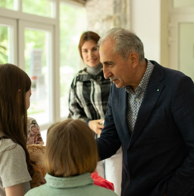 Алексей Анатольевич Бабаянц с участницами курсов