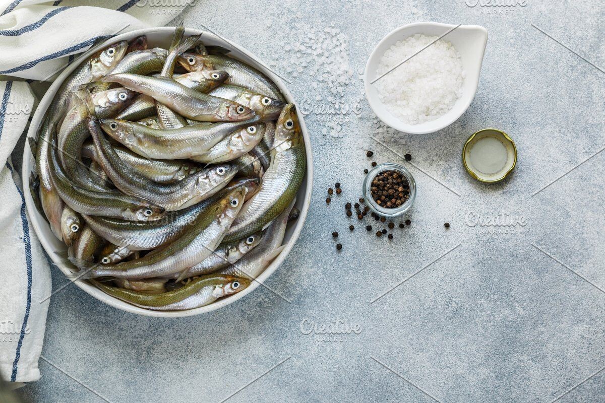 Фото с сайта: https://in.pinterest.com/pin/smelt-fresh-raw-small-fish-stock-photo-containing-smelt-and-animal--809029520550658301/