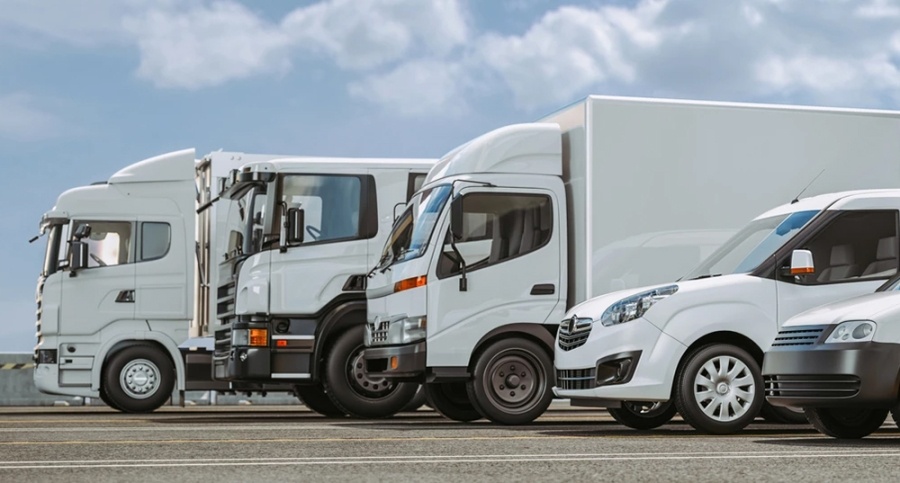     Больше никаких очередей: грузоперевозчики Беларуси получили право на бронирование границы