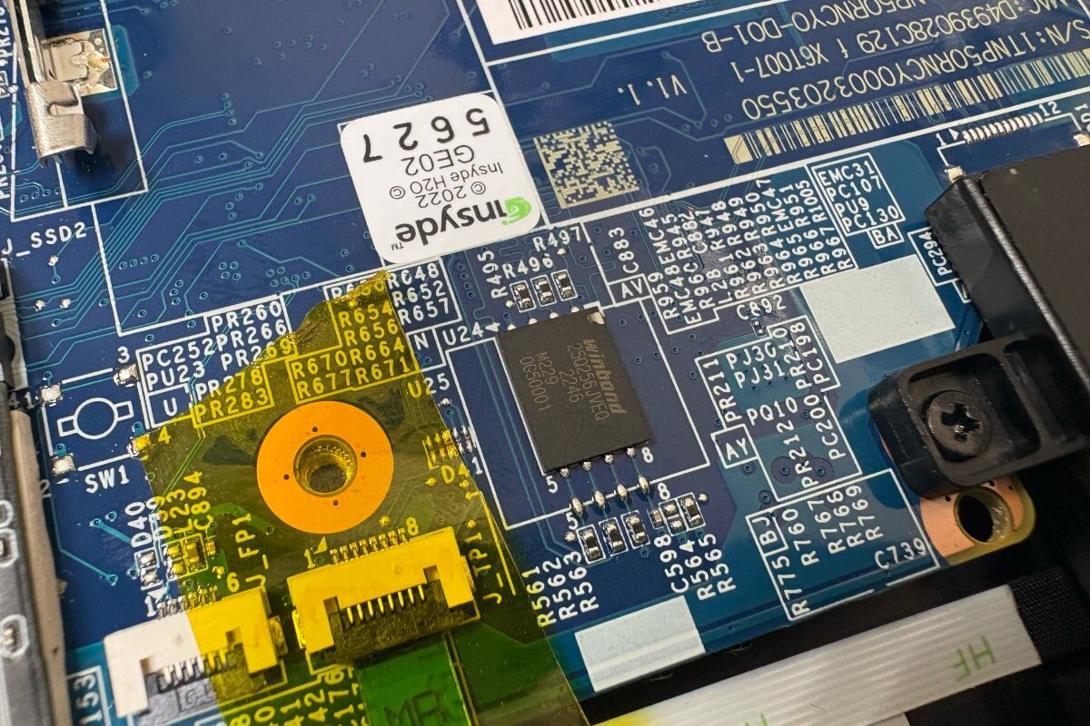 Восстановление прошивки микросхемы BIOS ноутбука Gigabyte G5 после неудачного обновления