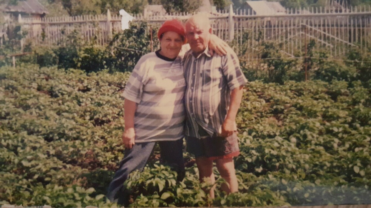 На фото мама - Корякина Нина Егоровна (1 августа 1936 г.р.), папа - Корякин Степан Васильевич (1 апреля 1931 - 28 марта 2003).