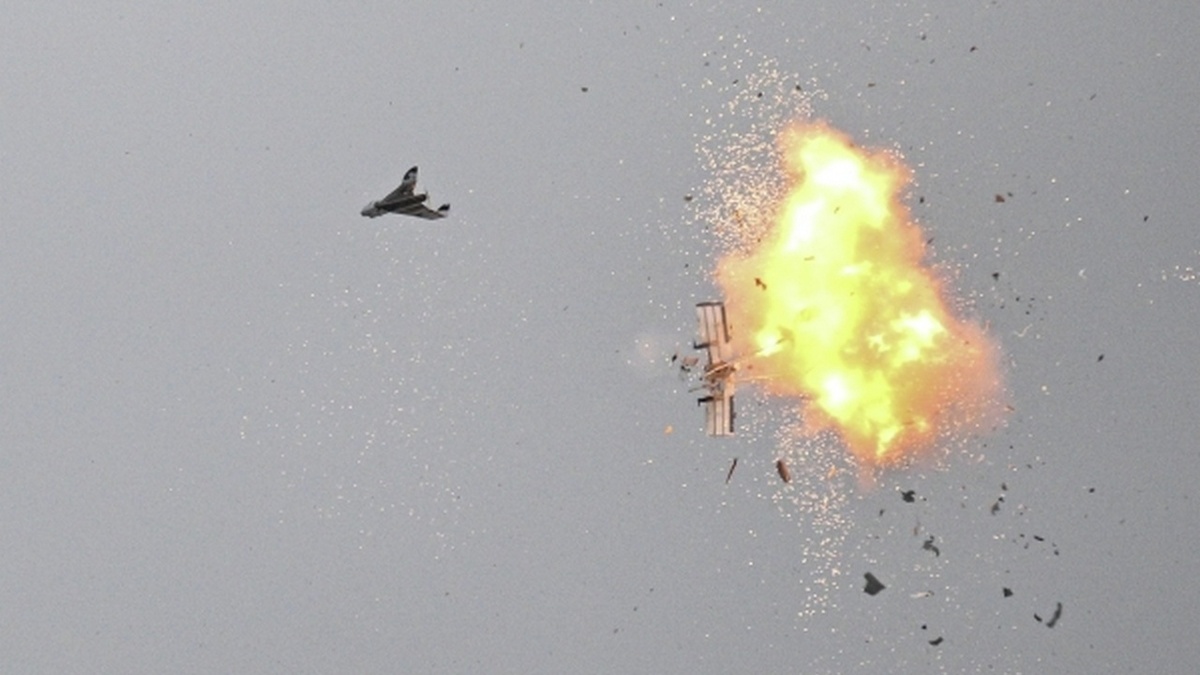    Дроны противника нужно сбивать на подлёте - не важно, над чей территорией.