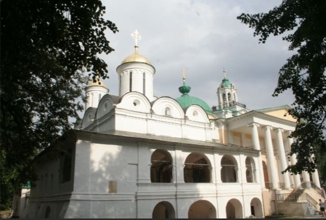 Спасо-Преображенский собор Ярославля с той самой галереей. 