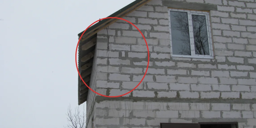 Ваш дом из газобетона может не дожить до 10-летнего юбилея: почему одни стоят 80 лет, а другие трещат через год?