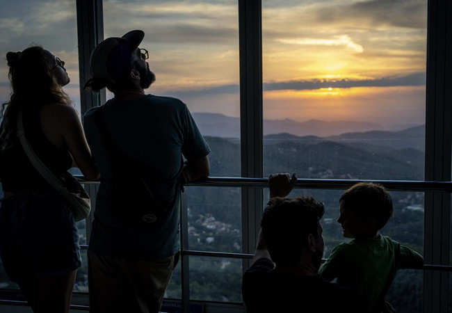 Torre de Collserola откроет смотровую площадку для наблюдения за закатом над Барселоной