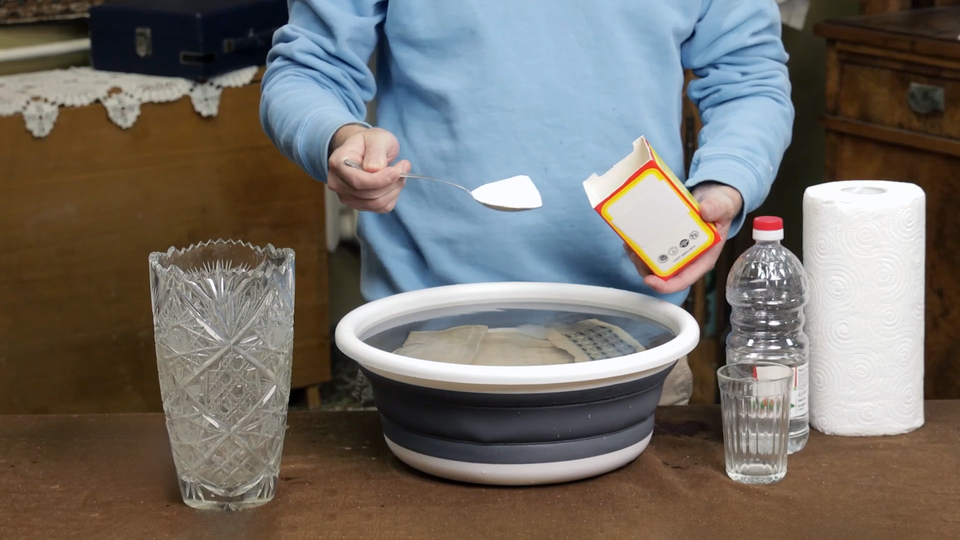 ФОТО: Кадр программы "Купи-продай", РЕН ТВ