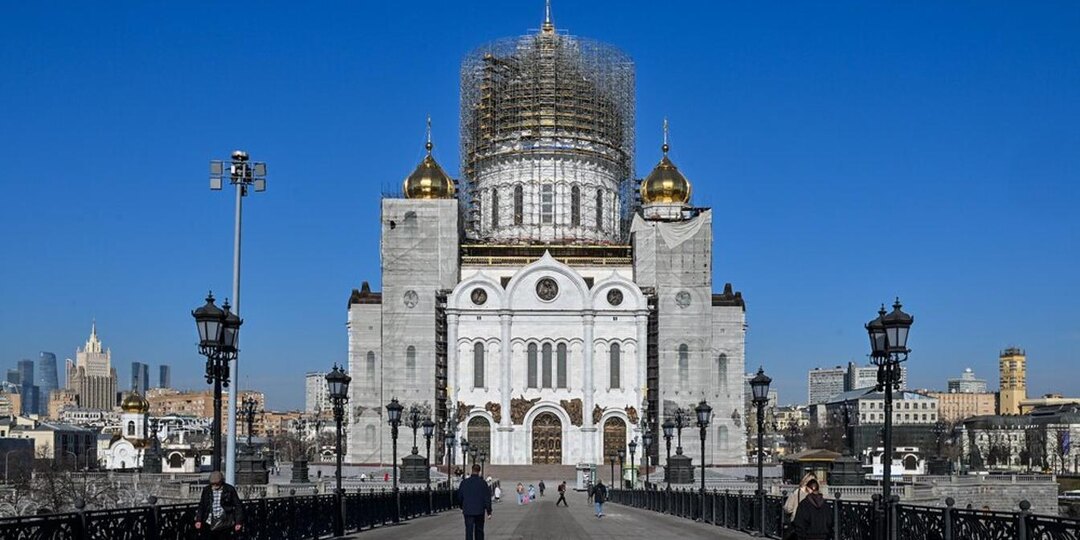 Строительные лeса с куполов храма Христа Спасителя снимут летом – Собянин