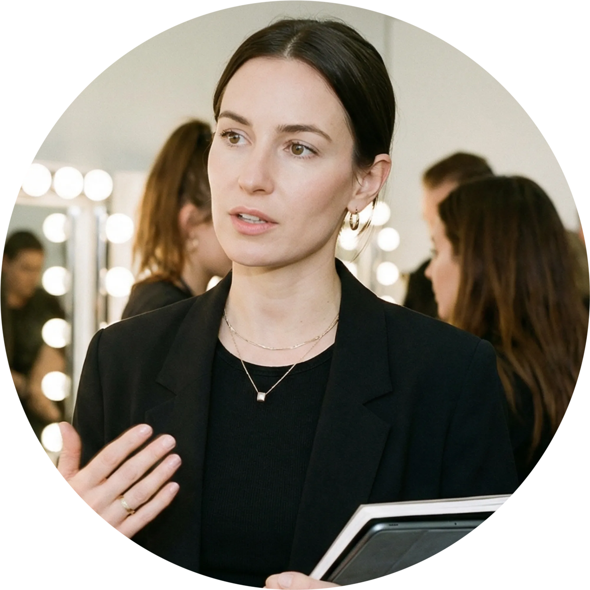 Статья подготовлена экспертом Александра Вольская. Редактор бьюти‑индустрии / бьюти‑историк. Опыт работы: 5 лет.